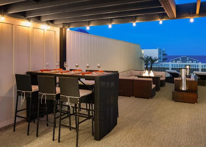 Getaway South - Ocean View Sky Lounge, Hot Tub, Game Holiday home *