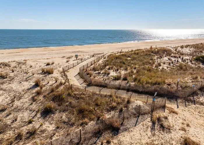 Holiday home Getaway South - Ocean View Sky Lounge, Hot Tub, Game *
